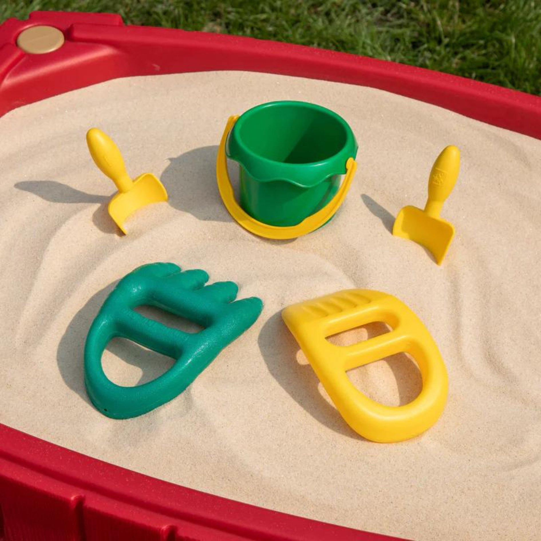 Step 2® Naturally Playful Sand Table