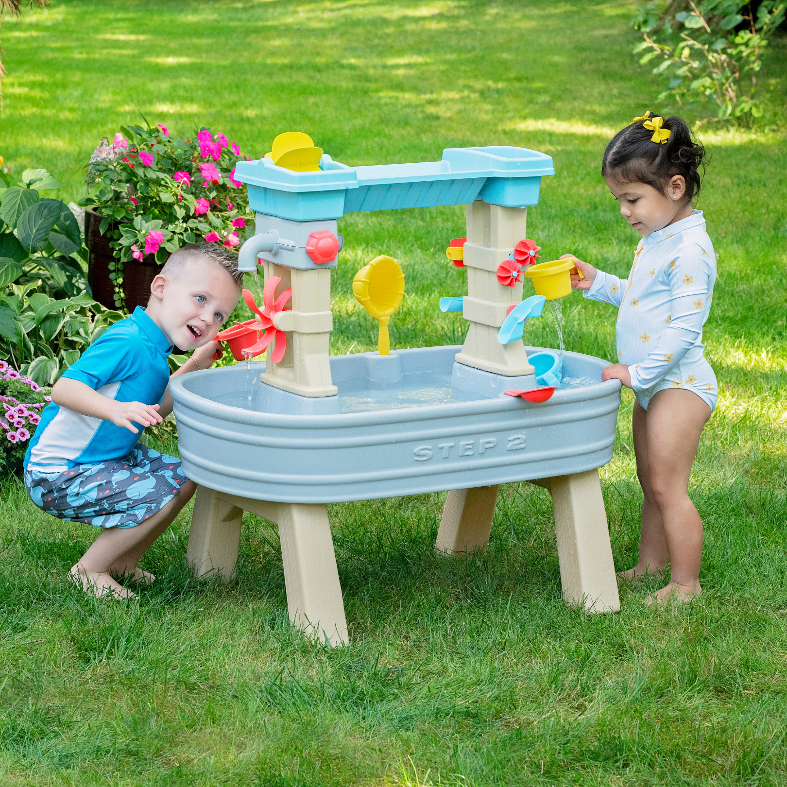 Step 2® Rain Showers & Flow Kids Water Table
