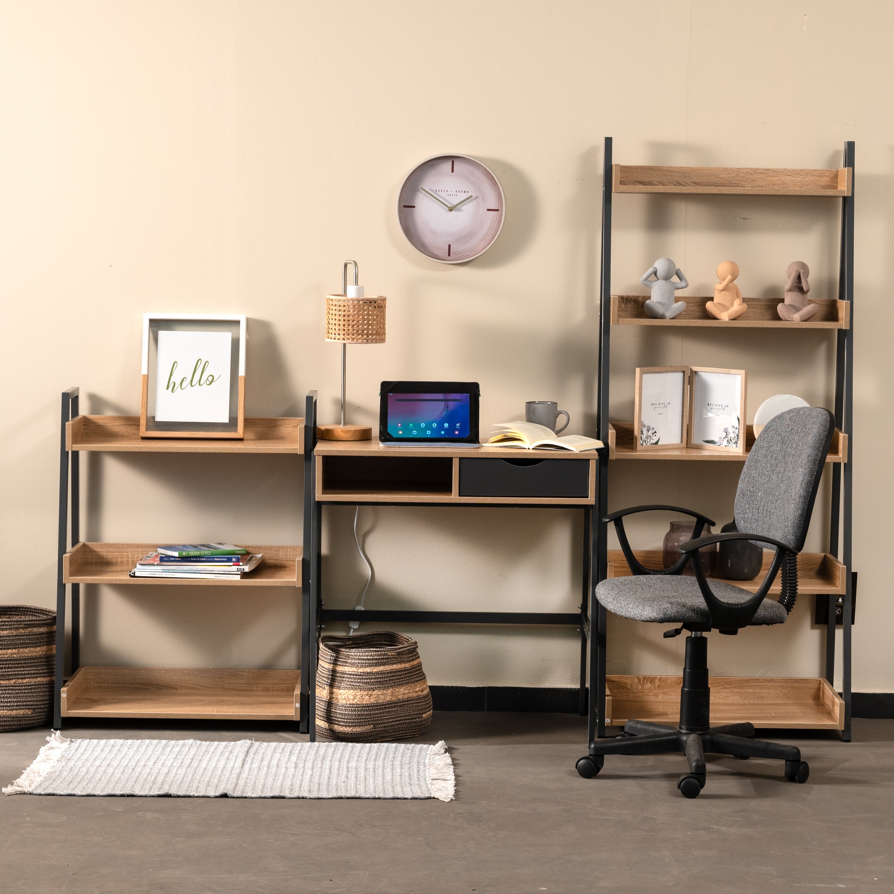 Marita Desk