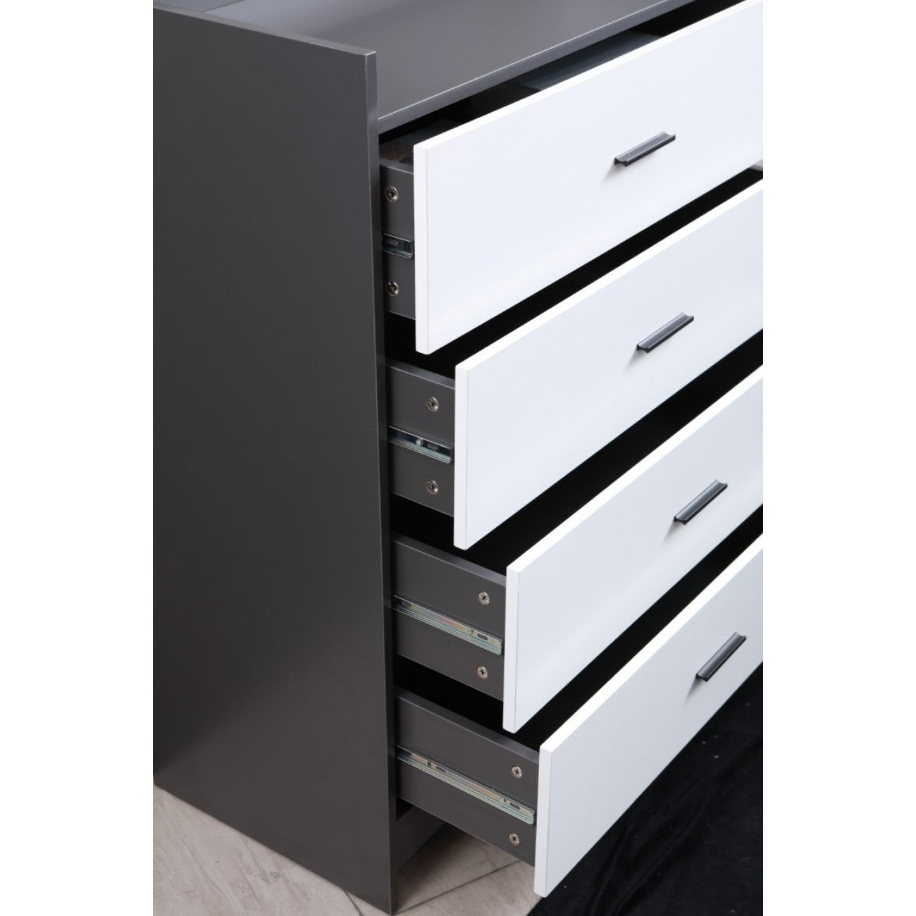Martica 4 Dreawers Chest