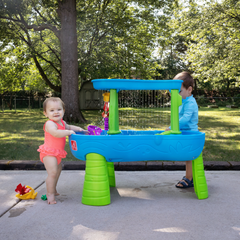 Step 2® Rain Showers Splash Pond Water Table™